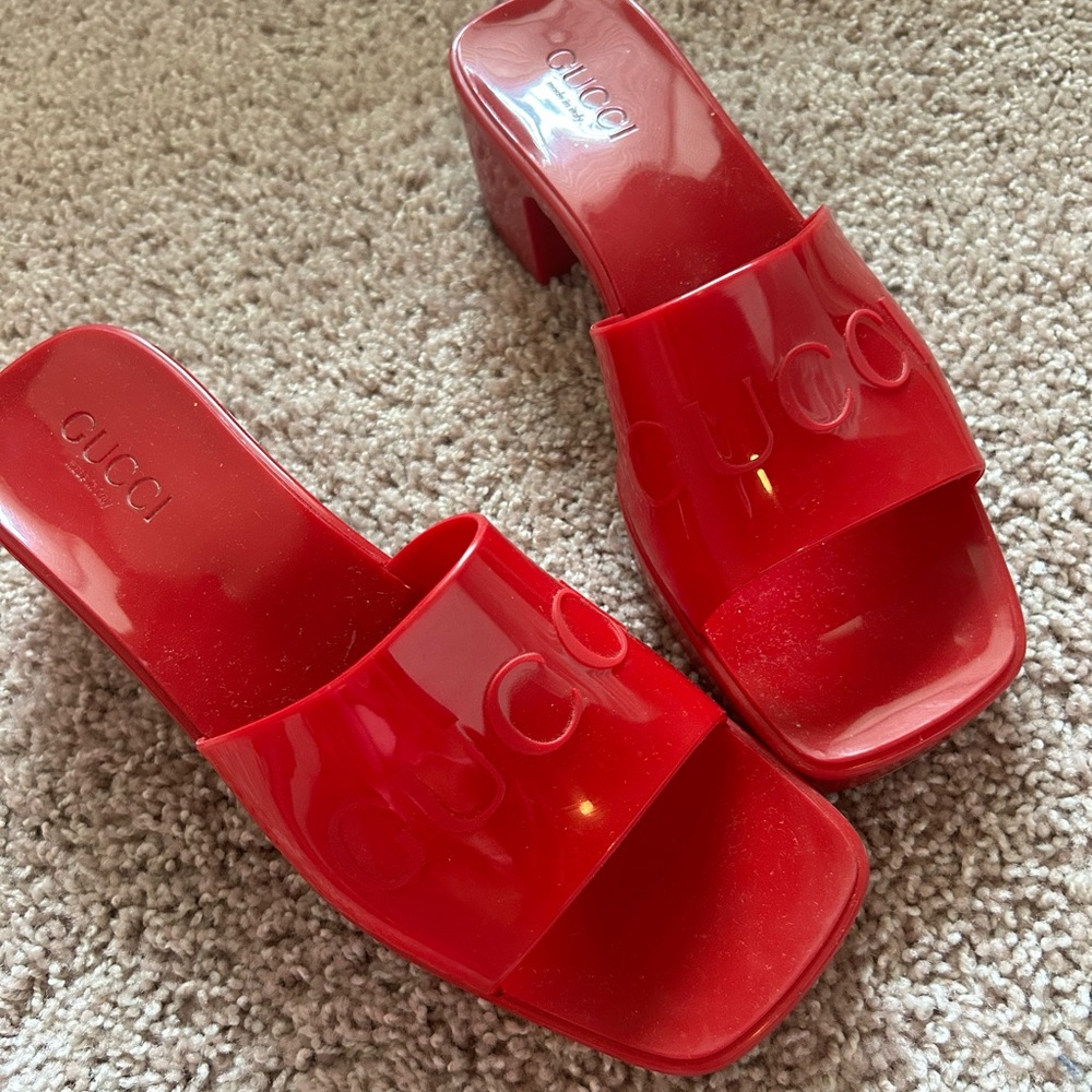 Red Gucci Jelly’s